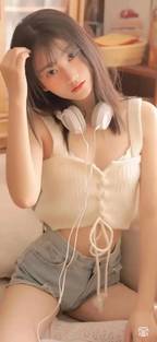 号舱房的女人海报